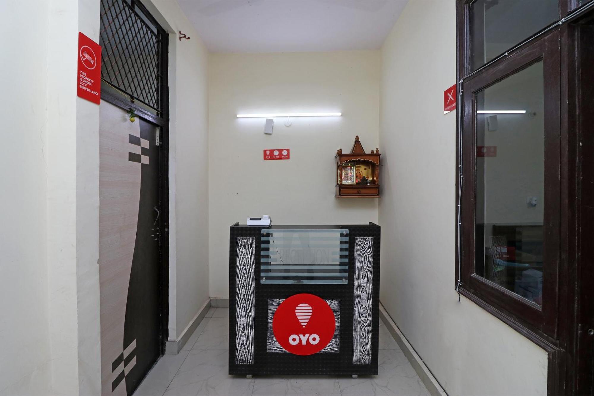 Oyo Triage Home Stay Noida Exteriör bild