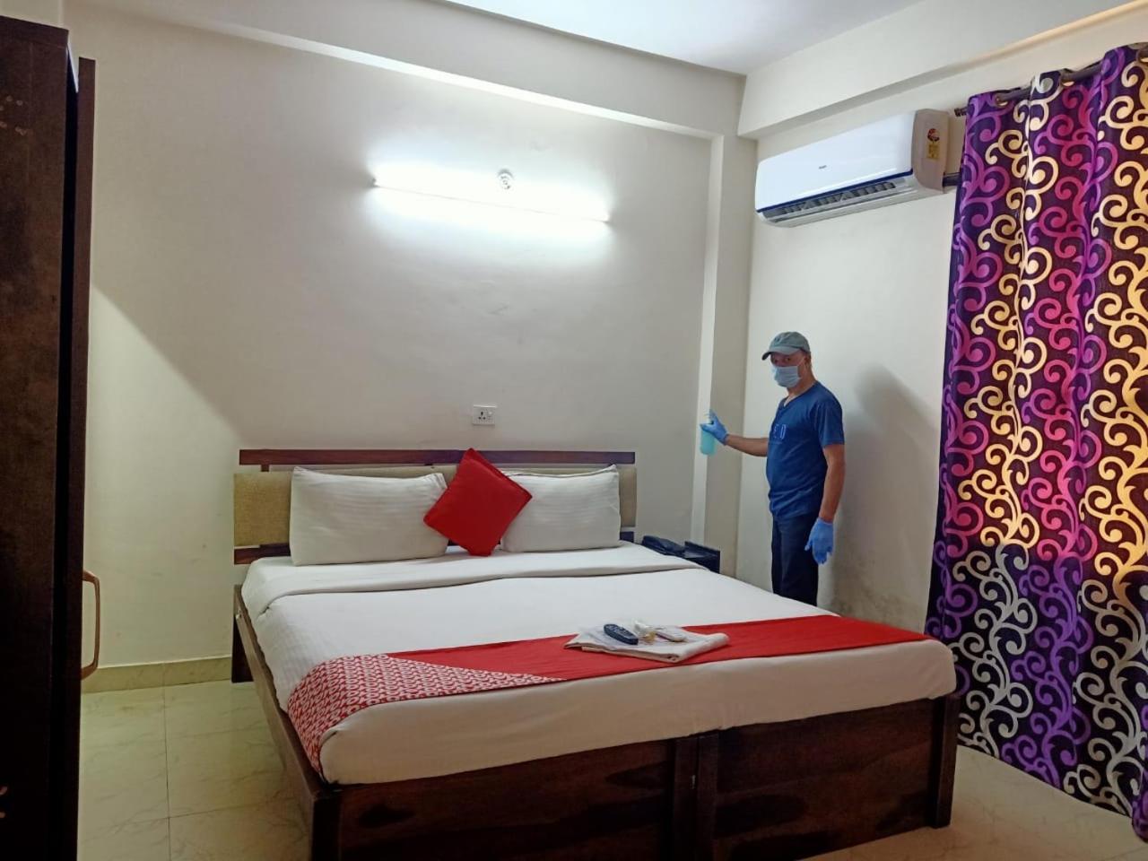 Oyo Triage Home Stay Noida Exteriör bild